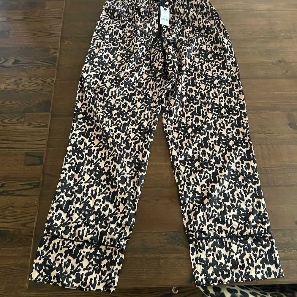 Valege Leopard Pyjama Set - Picture 5 of 9